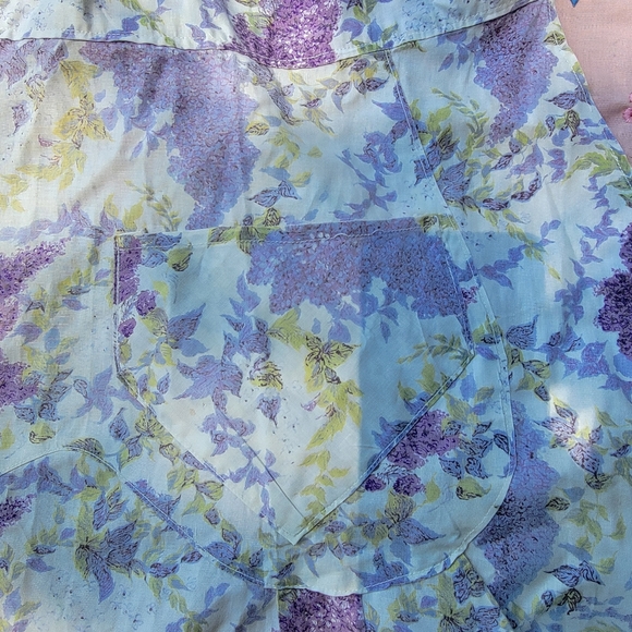 Vintage Lilac Print Apron - Picture 4 of 9